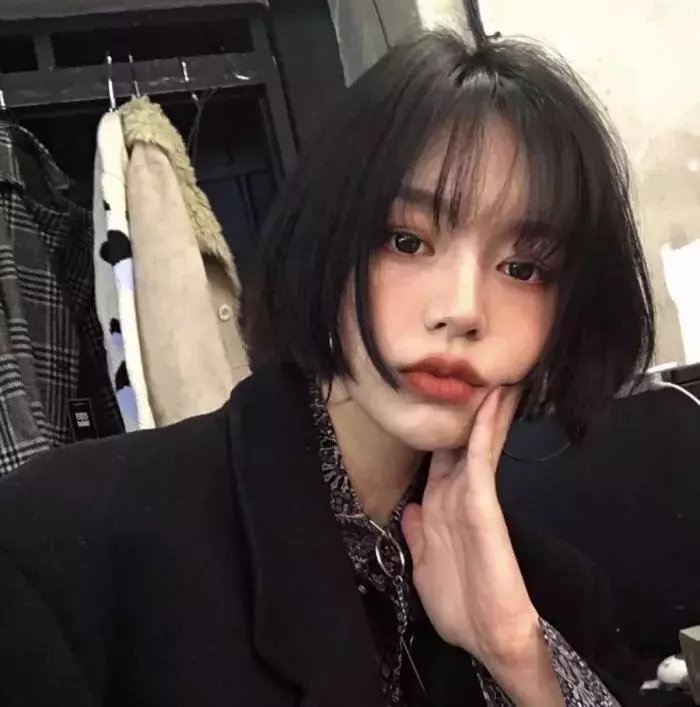 画魂缠身海报